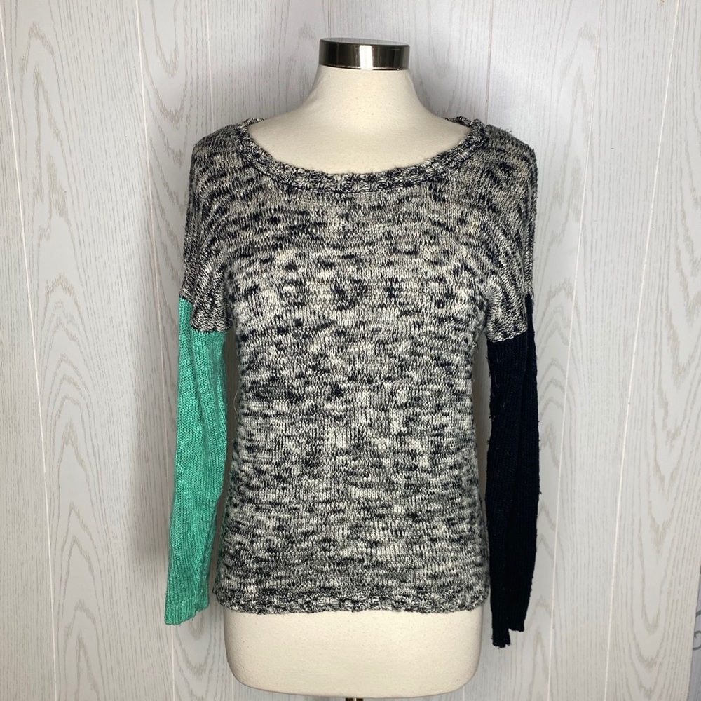 mine. Brand Gray with Green Sleeve Sweater Size Small